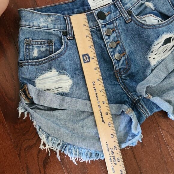 One x One Teaspoon Classic Bandits Distress Cutoff Denim Shorts, 24 (Waist 28) - Picture 8 of 8